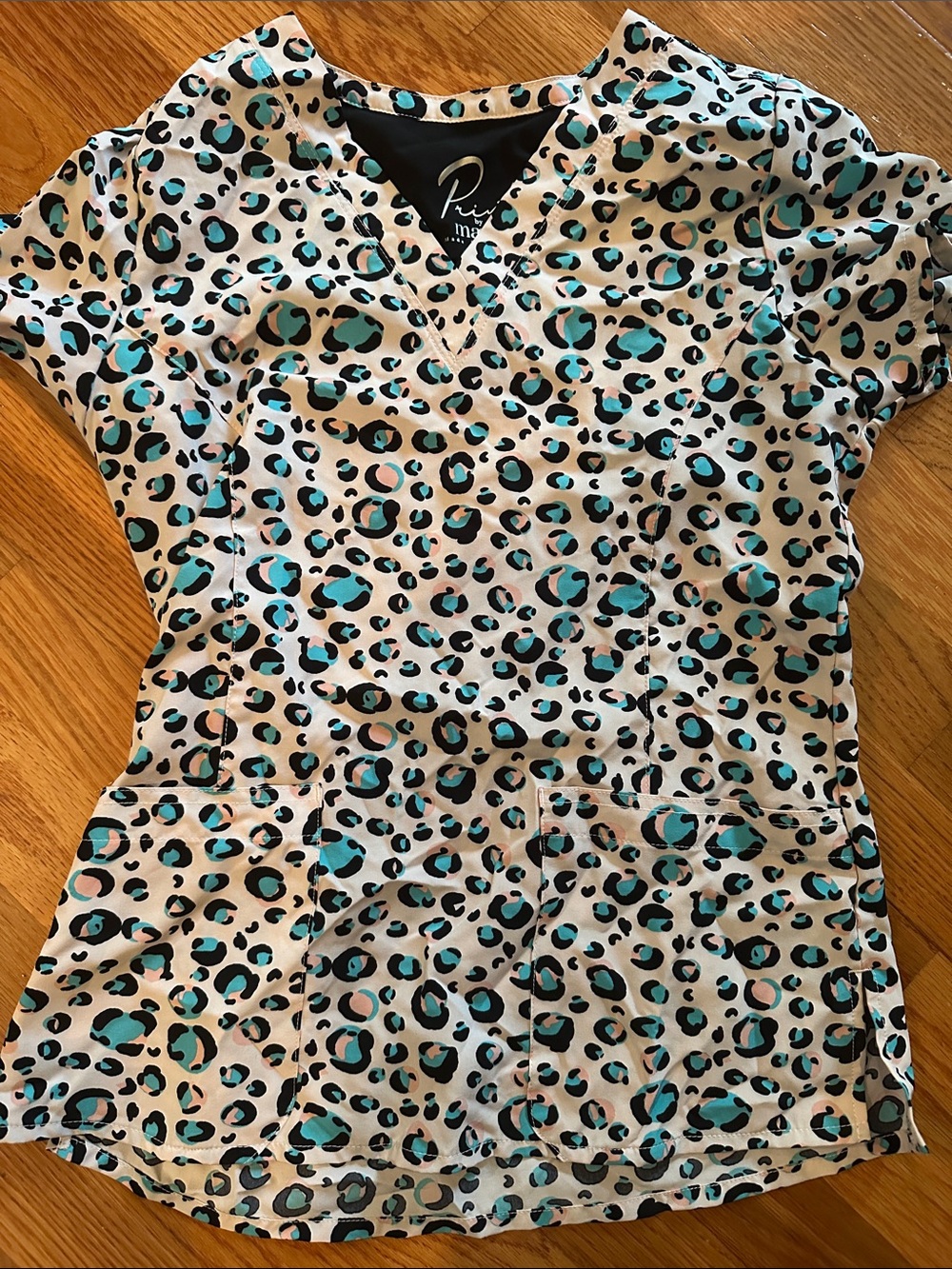Women's V-Neck Tunic in Mint and Black Leopard Print